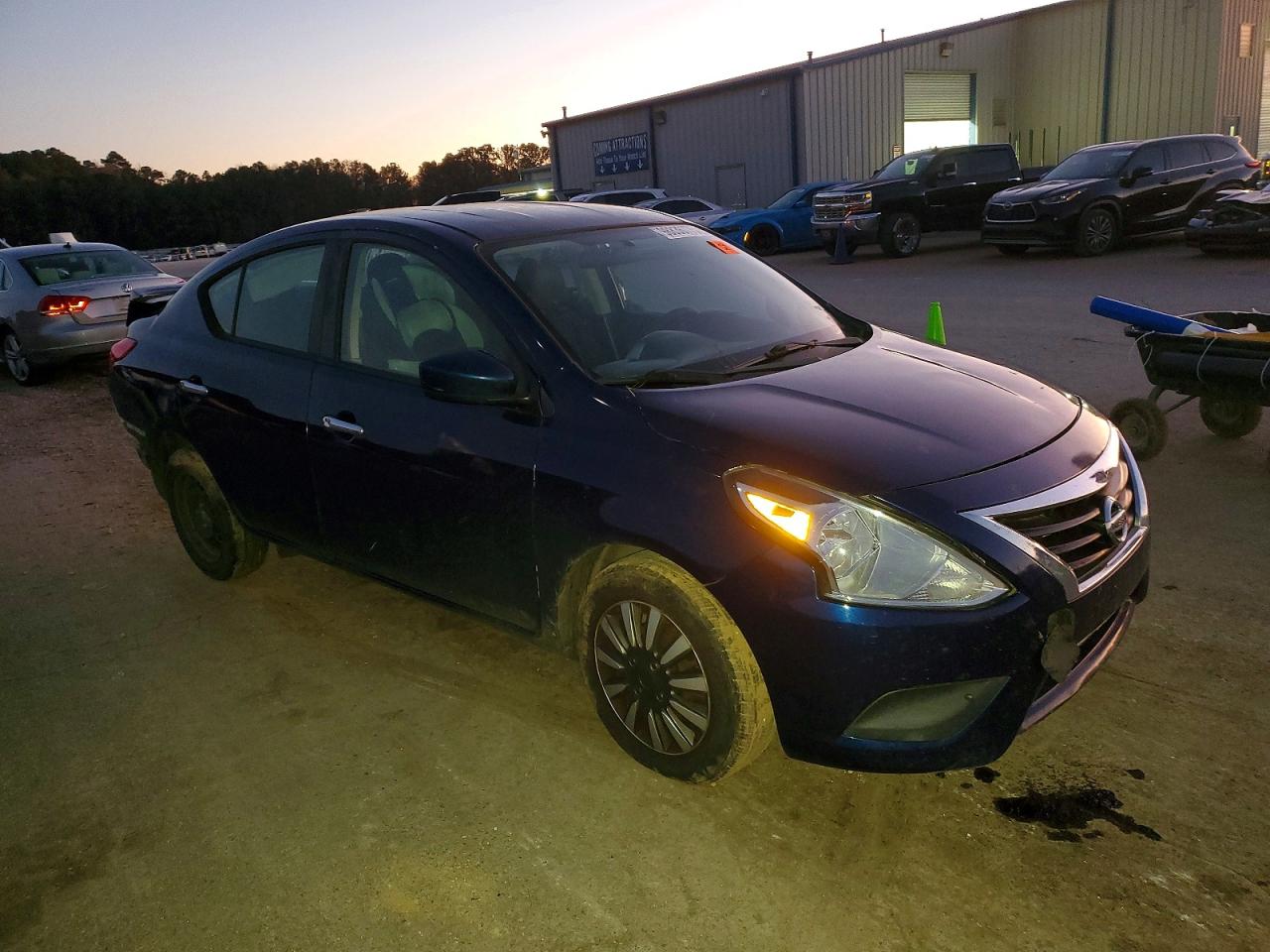 2018 NISSAN VERSA SV photo 7