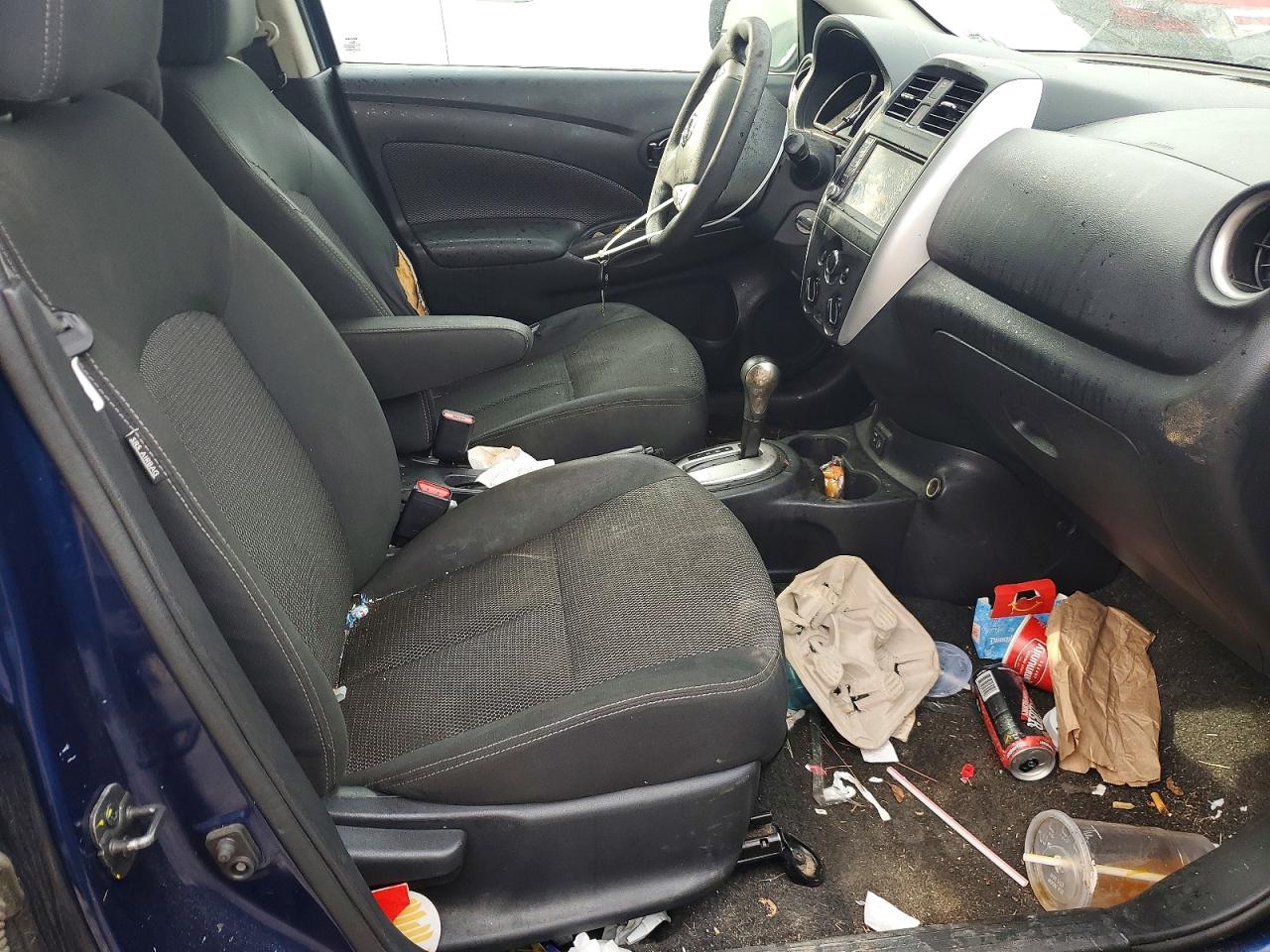 2018 NISSAN VERSA SV photo 13