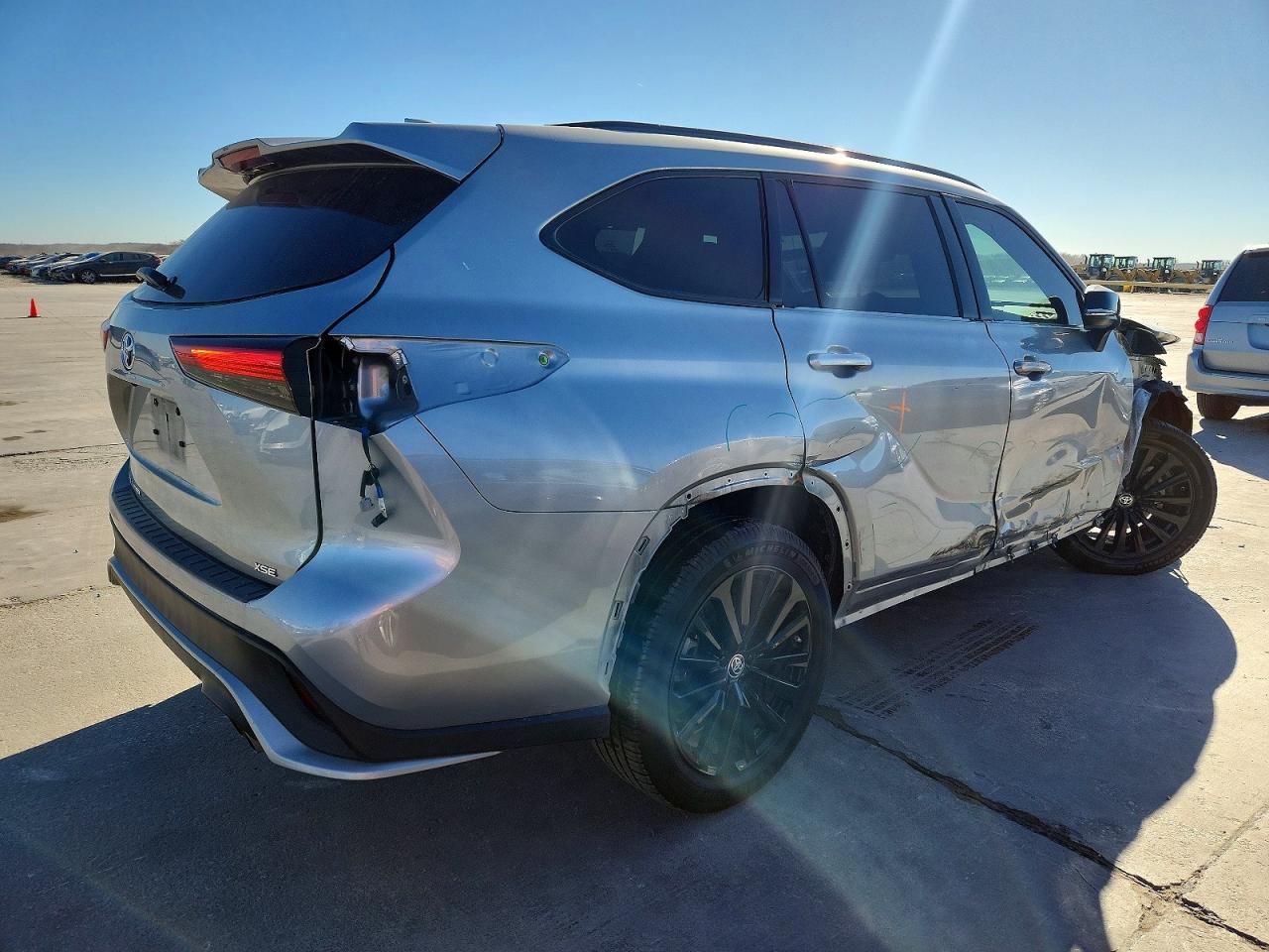 2023 TOYOTA HIGHLANDER L photo 3