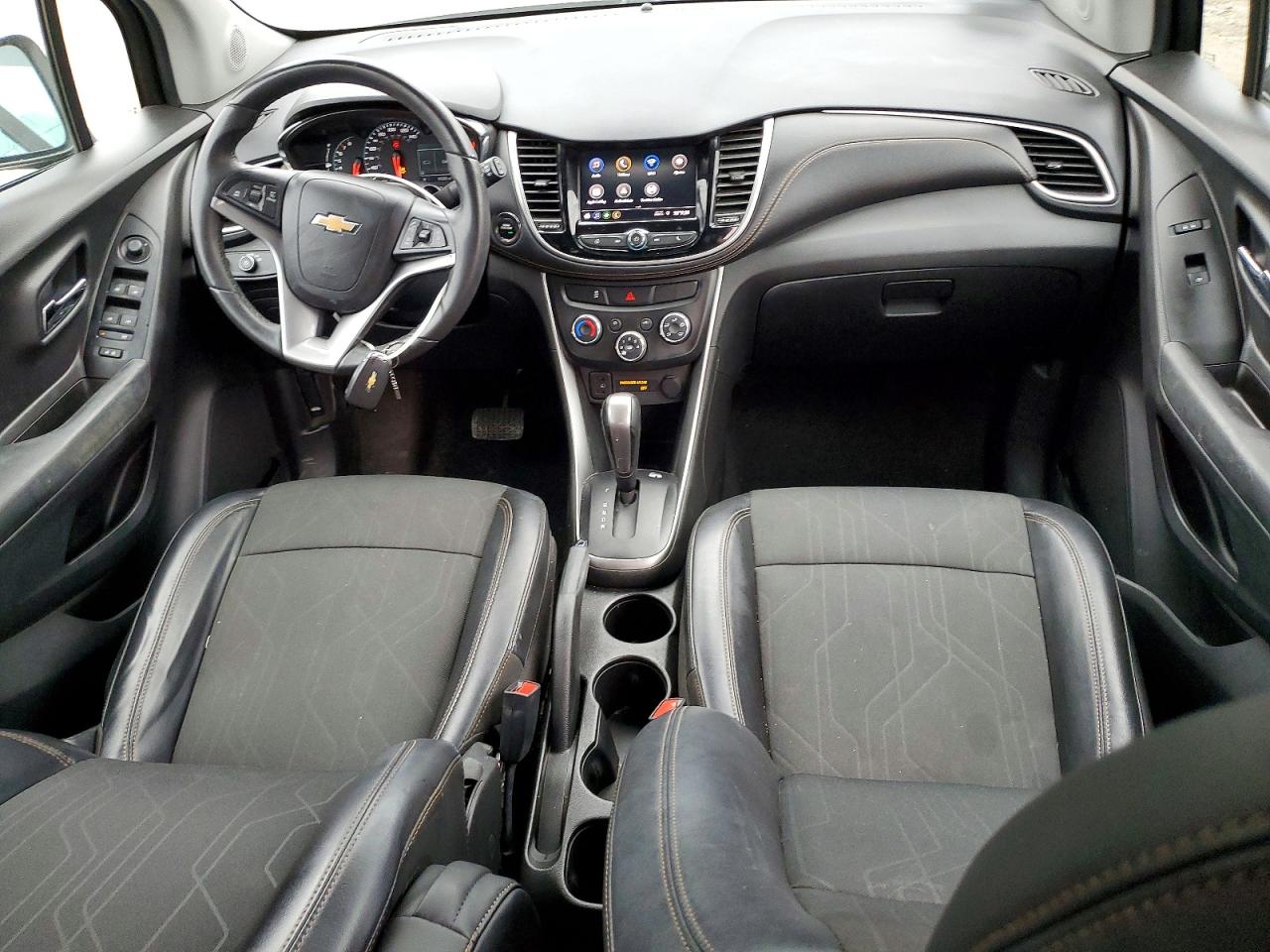 2021 CHEVROLET TRAX 1LT photo 8