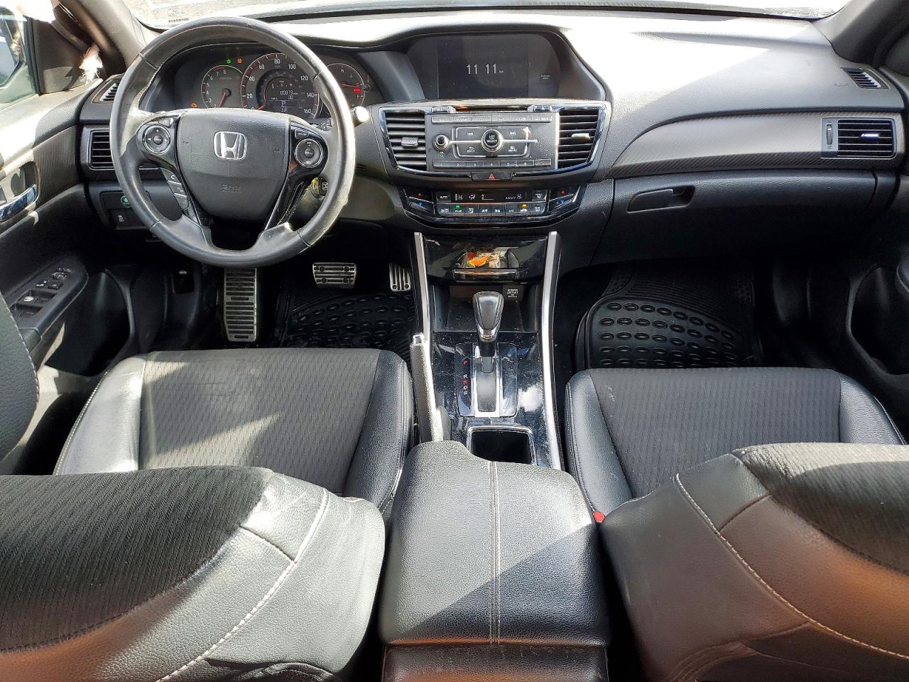 2017 HONDA ACCORD SPORT photo 8