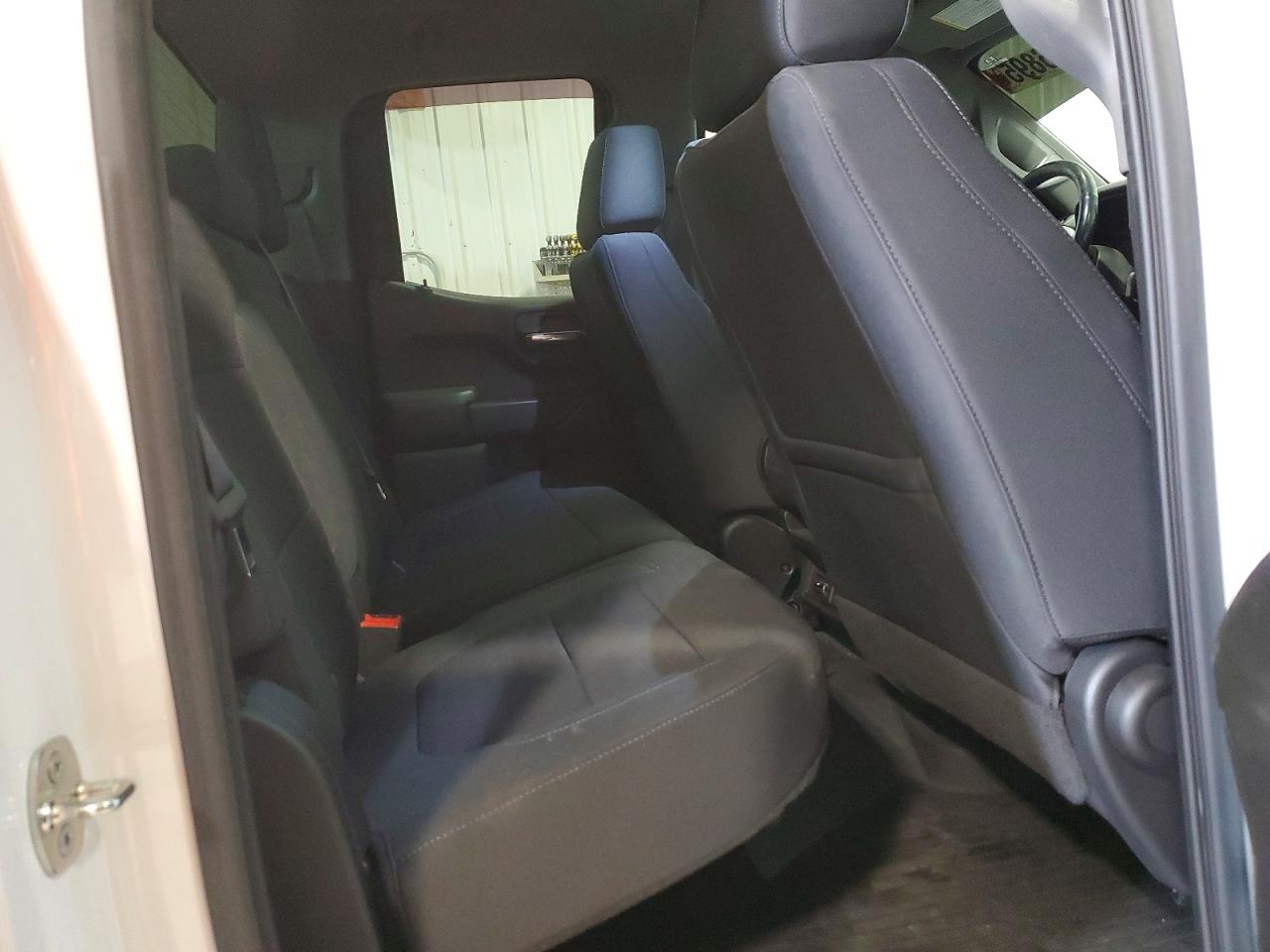 2020 CHEVROLET SILVERADO K1500 LT photo 28