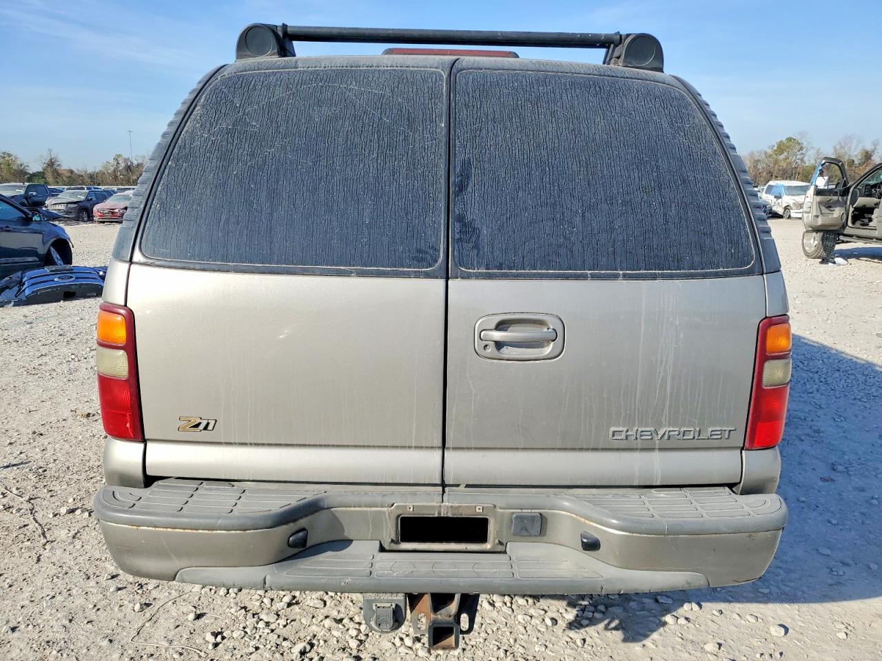 2004 CHEVROLET SUBURBAN photo 11