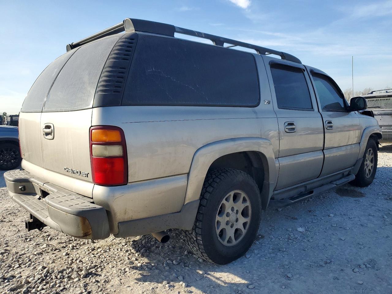 2004 CHEVROLET SUBURBAN photo 5