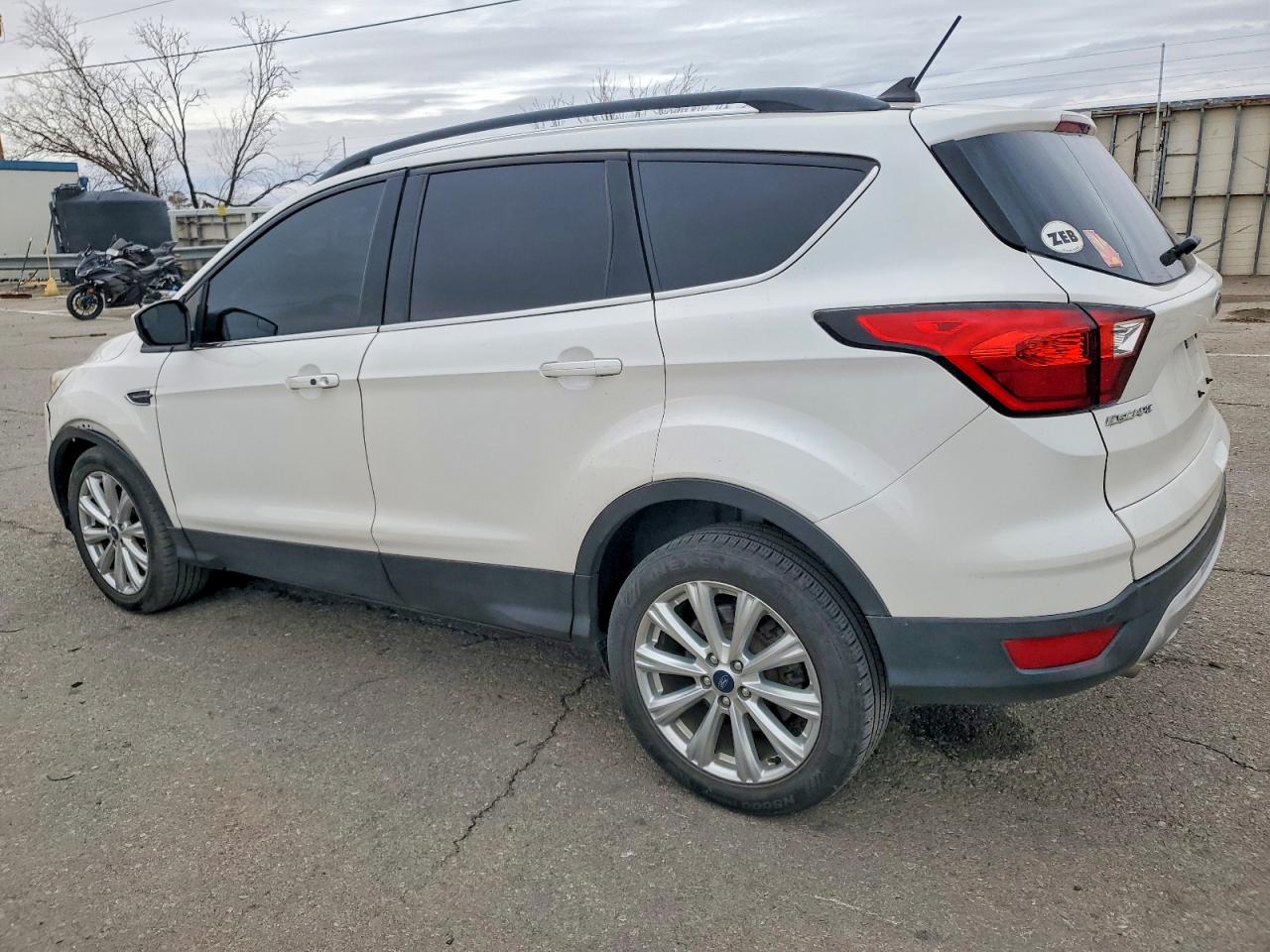 2019 FORD ESCAPE SEL photo 2