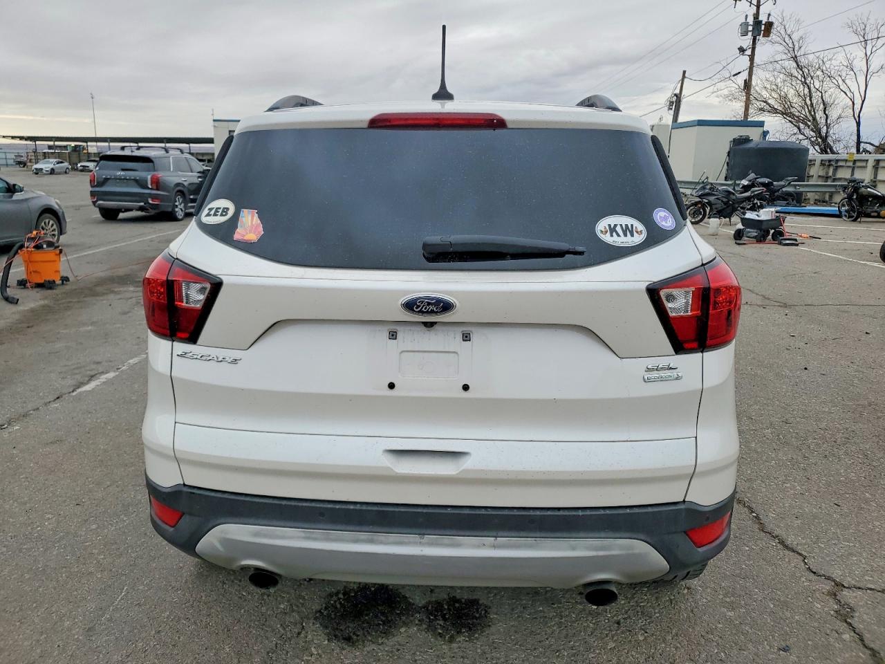 2019 FORD ESCAPE SEL photo 6