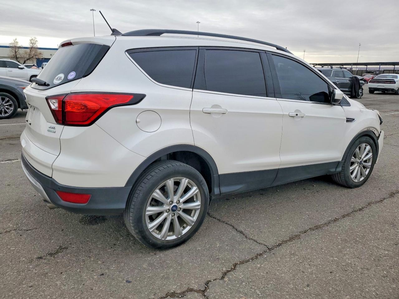2019 FORD ESCAPE SEL photo 3
