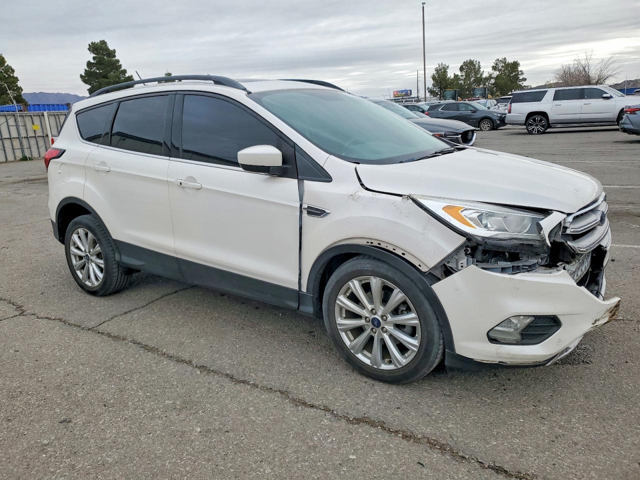 2019 FORD ESCAPE SEL photo 4