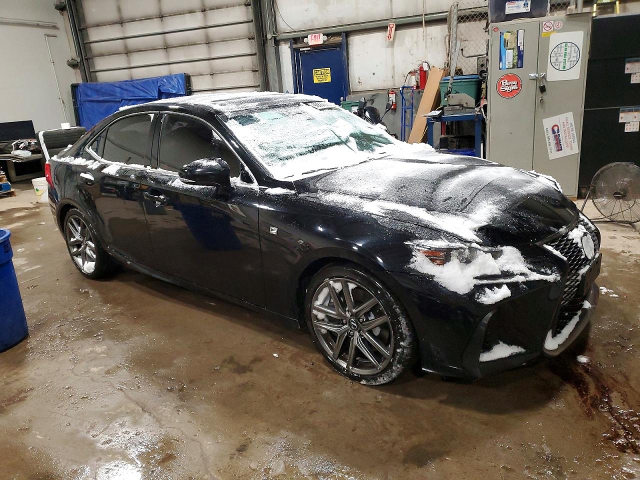 2017 LEXUS IS 300 photo 4