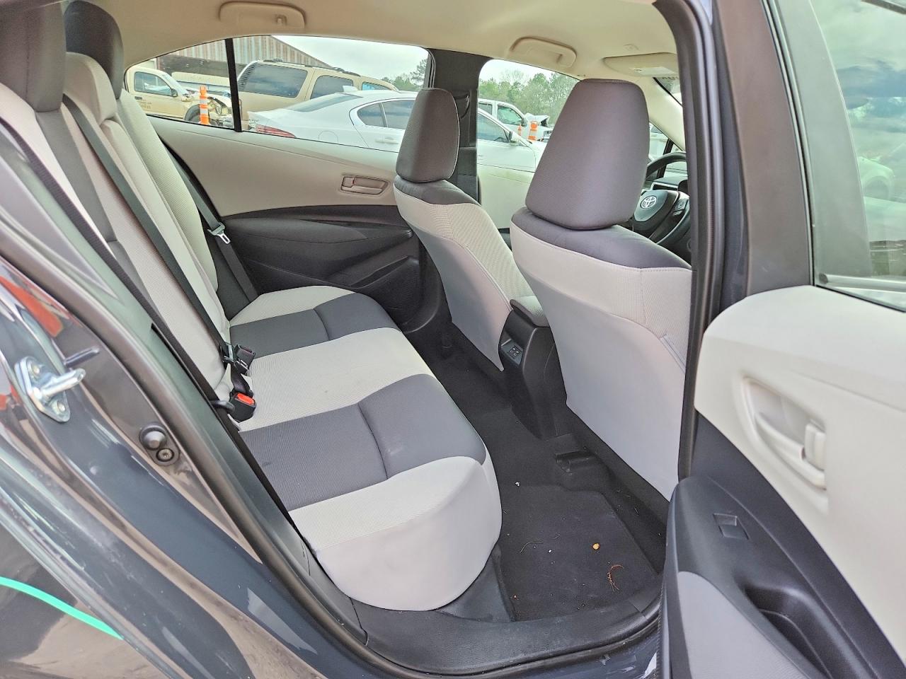 2025 TOYOTA COROLLA LE photo 10