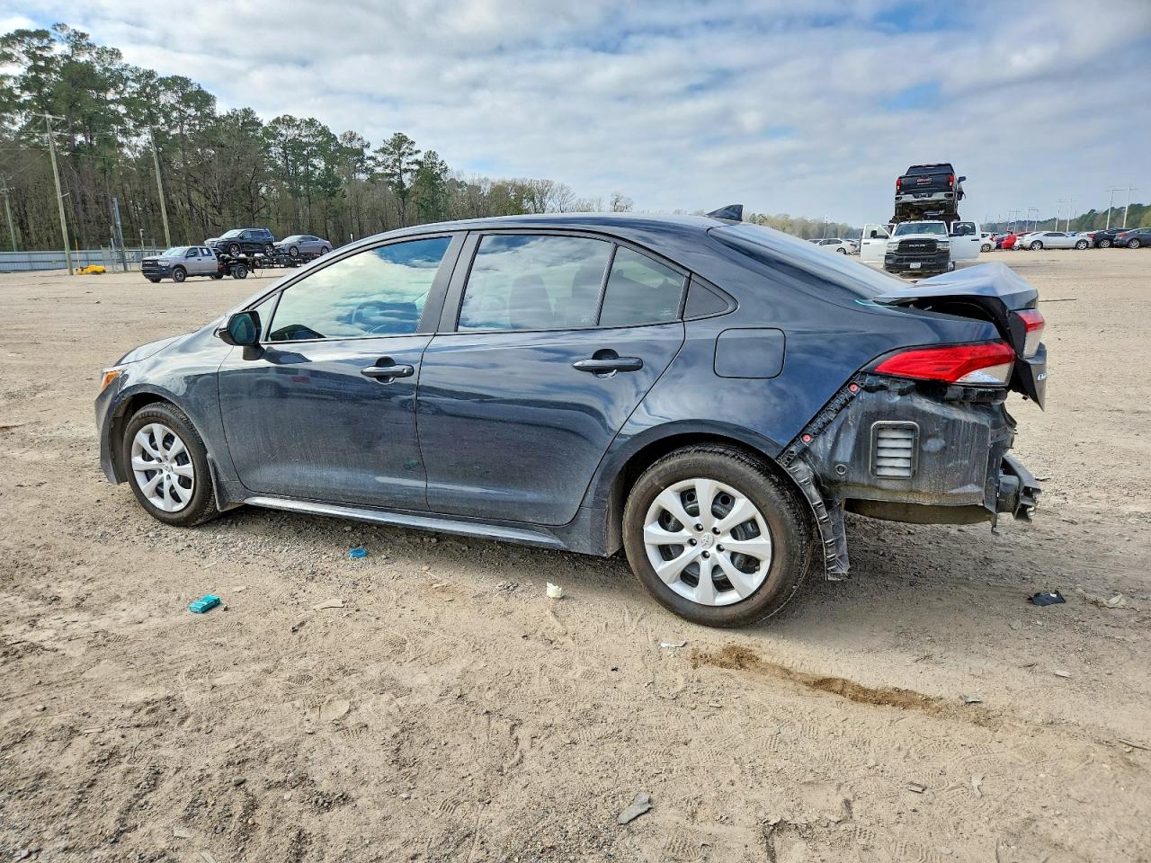 2025 TOYOTA COROLLA LE photo 2