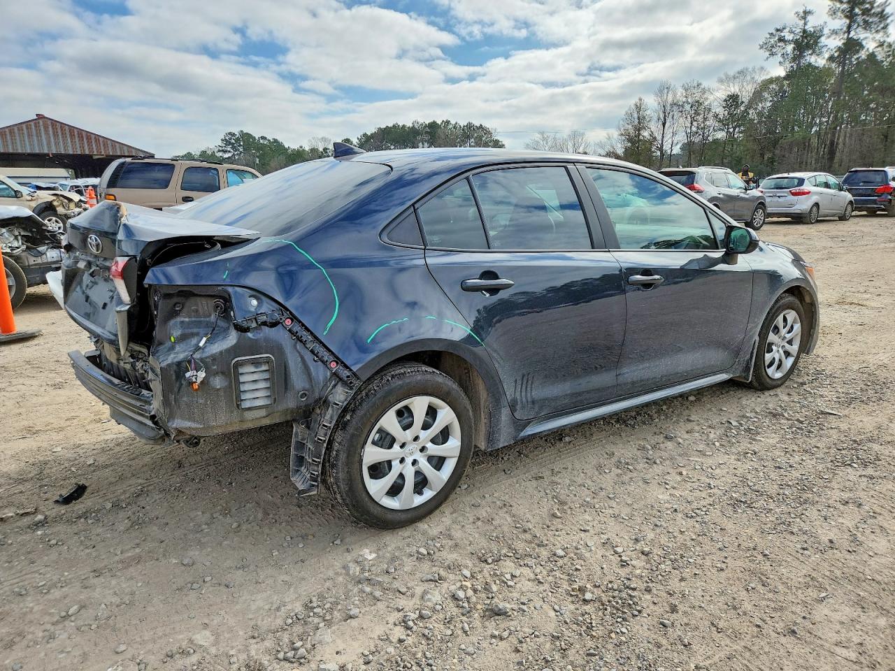 2025 TOYOTA COROLLA LE photo 3