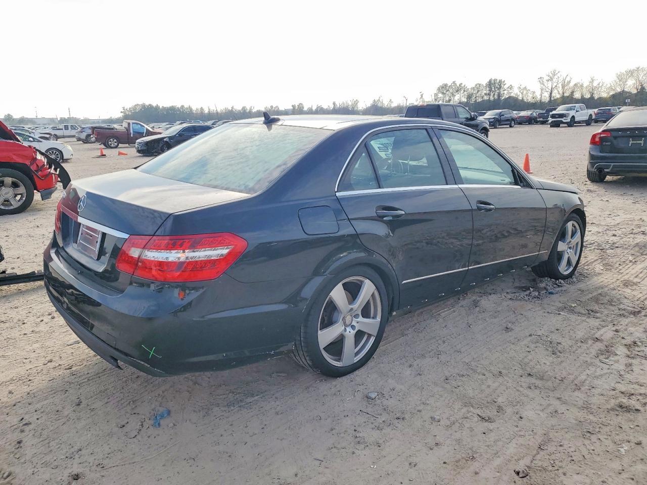 2011 MERCEDES-BENZ E 350 photo 3