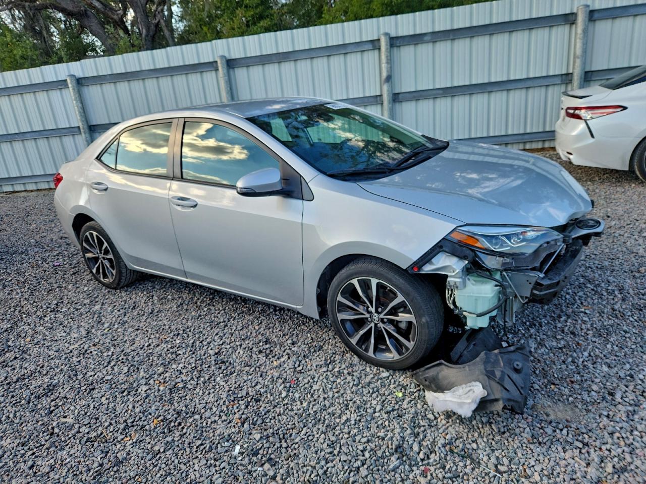 2017 TOYOTA COROLLA L photo 4