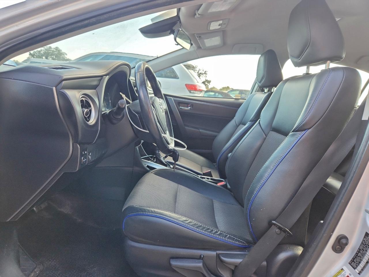 2017 TOYOTA COROLLA L photo 7