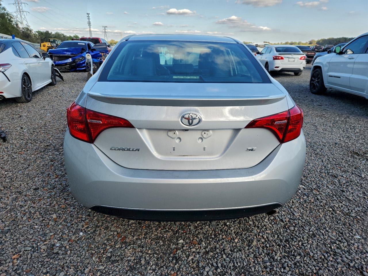 2017 TOYOTA COROLLA L photo 6