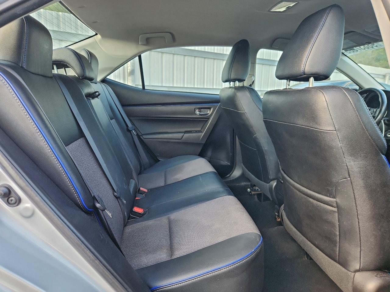 2017 TOYOTA COROLLA L photo 10
