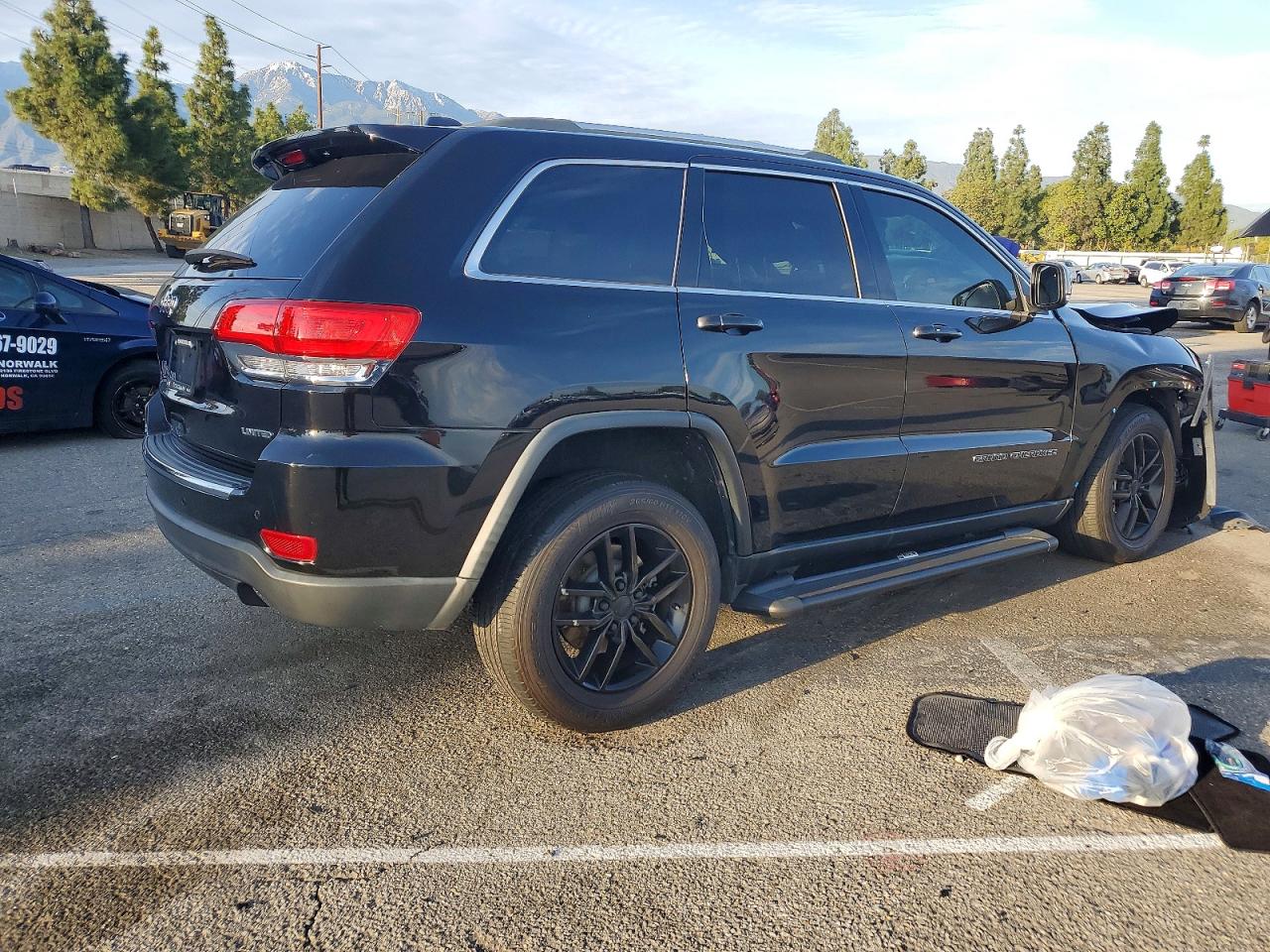2018 JEEP GRAND CHEROKEE LIMITED photo 3