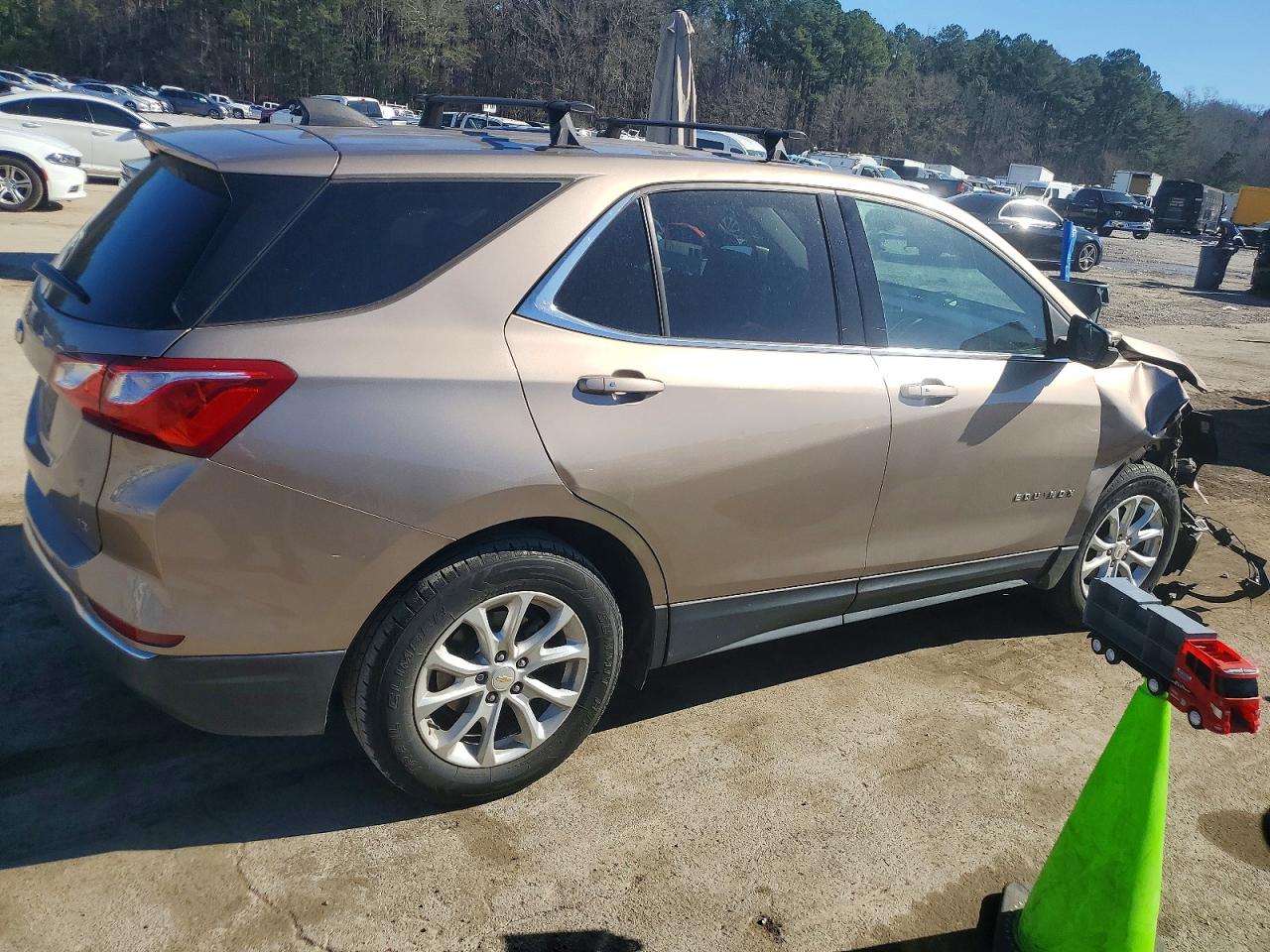 2018 CHEVROLET EQUINOX LT photo 3