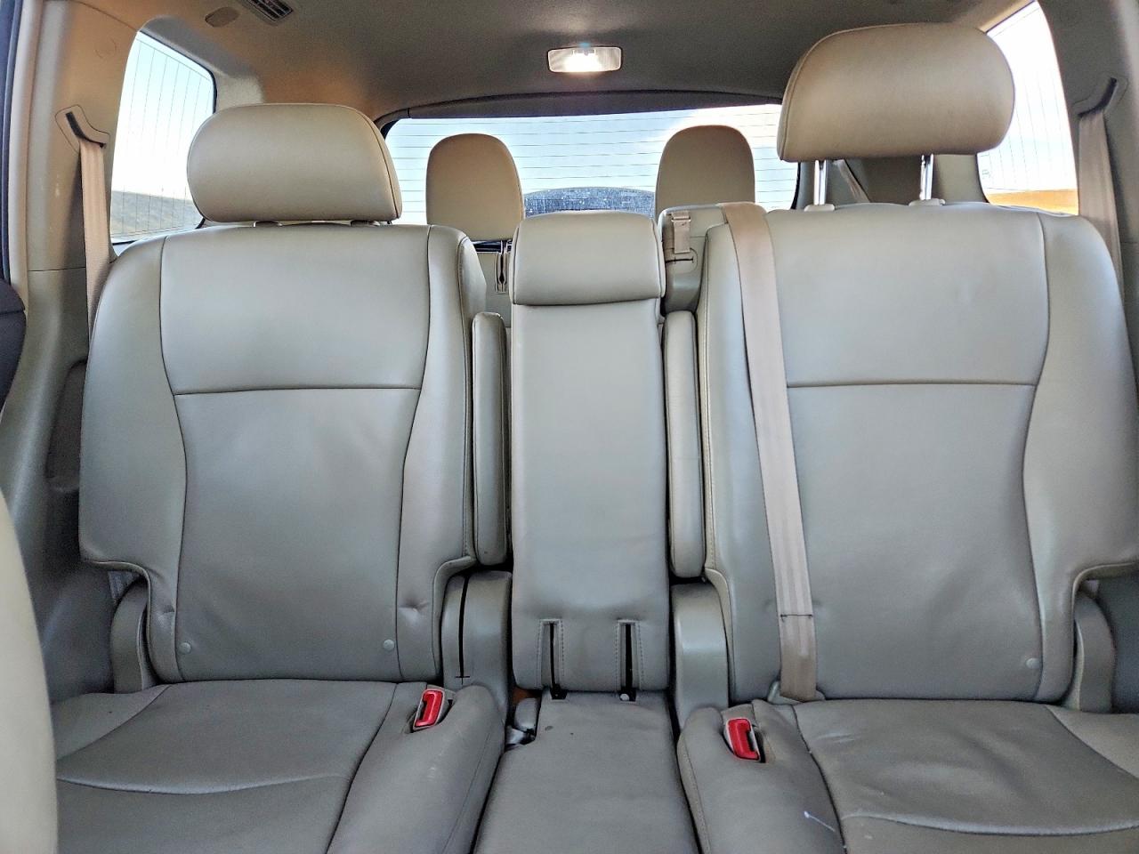 2010 TOYOTA HIGHLANDER LIMITED photo 10