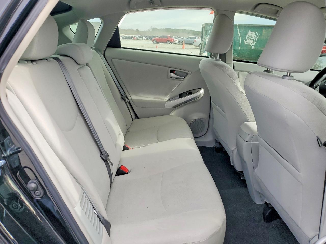 2015 TOYOTA PRIUS photo 10