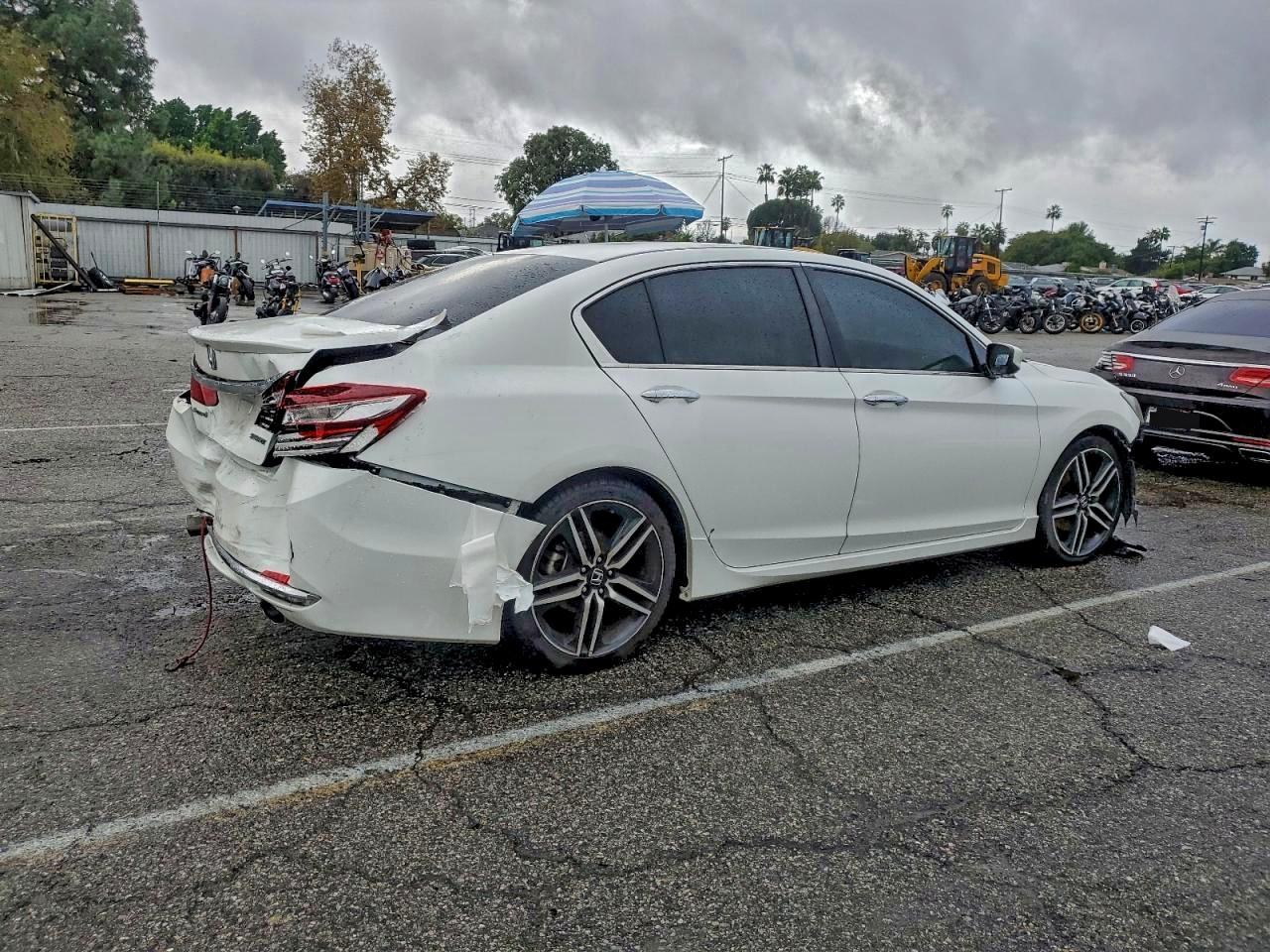 2016 HONDA ACCORD SPORT photo 3