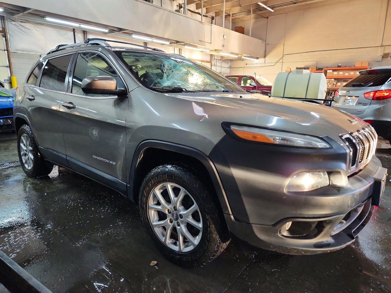 2016 JEEP CHEROKEE LATITUDE photo 4