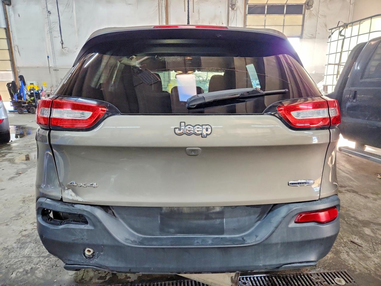 2016 JEEP CHEROKEE LATITUDE photo 6