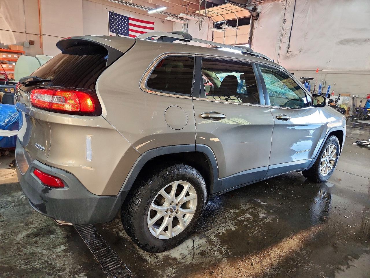 2016 JEEP CHEROKEE LATITUDE photo 3