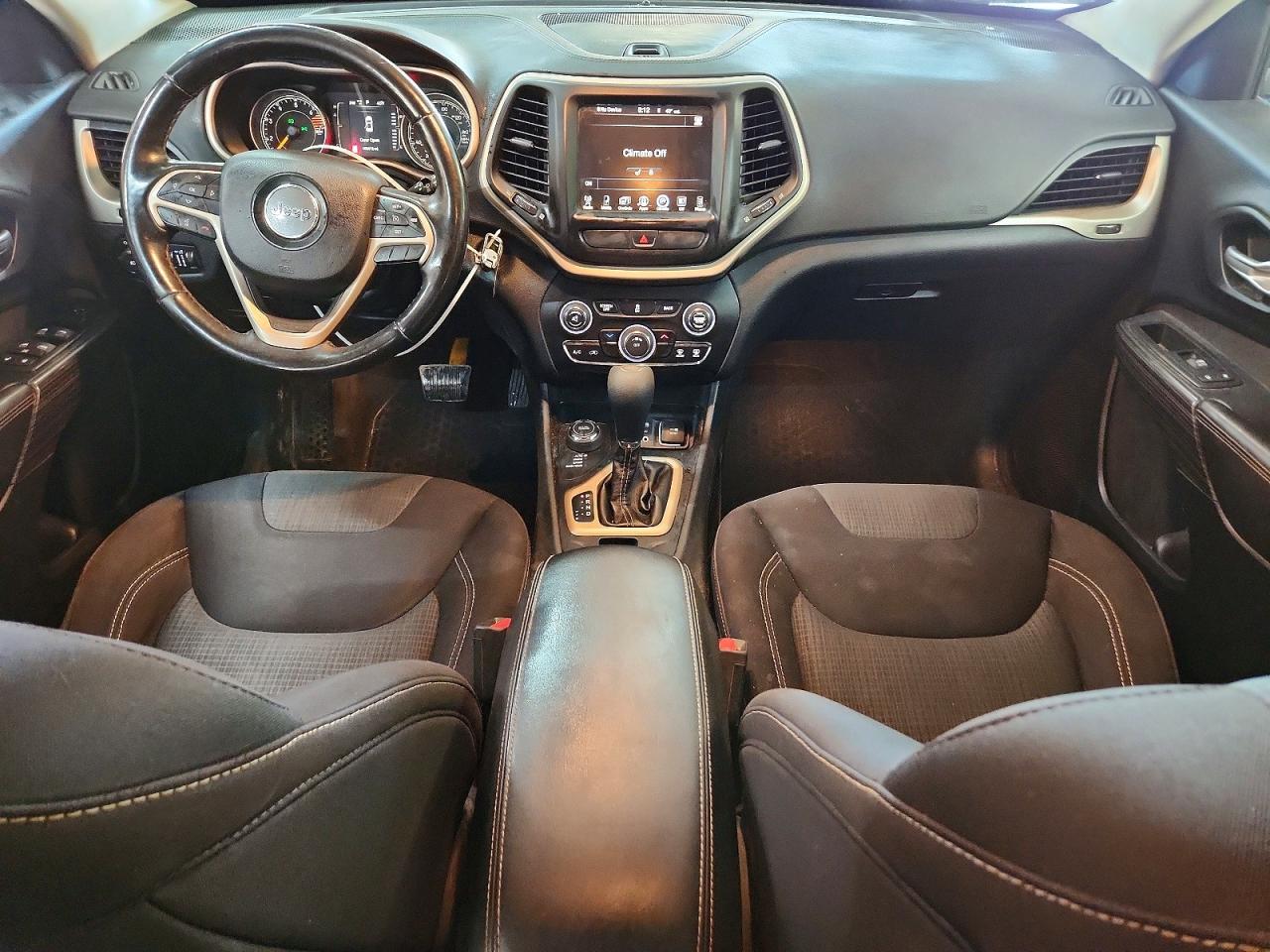 2016 JEEP CHEROKEE LATITUDE photo 8