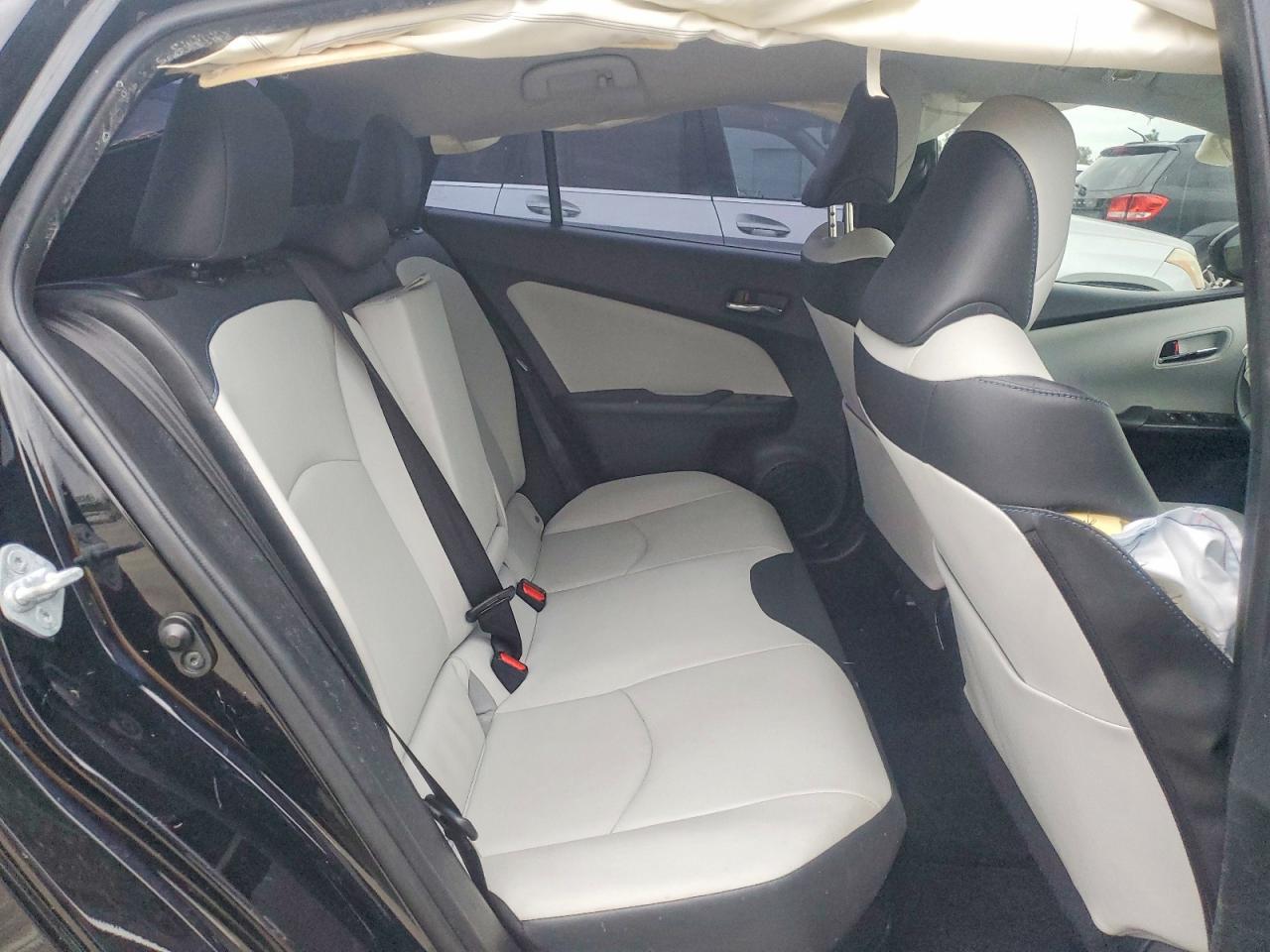 2016 TOYOTA PRIUS photo 10