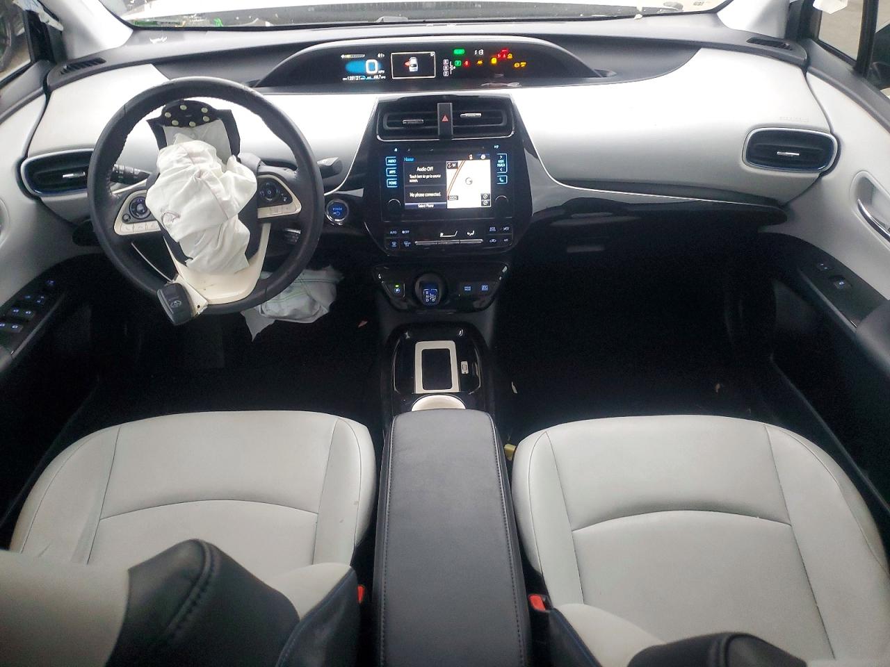 2016 TOYOTA PRIUS photo 8