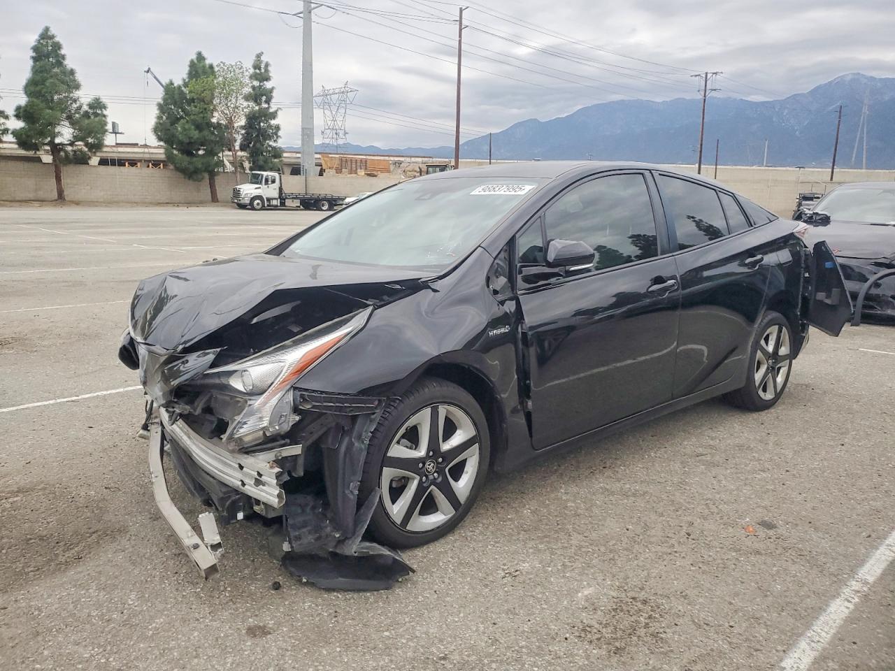 2016 TOYOTA PRIUS