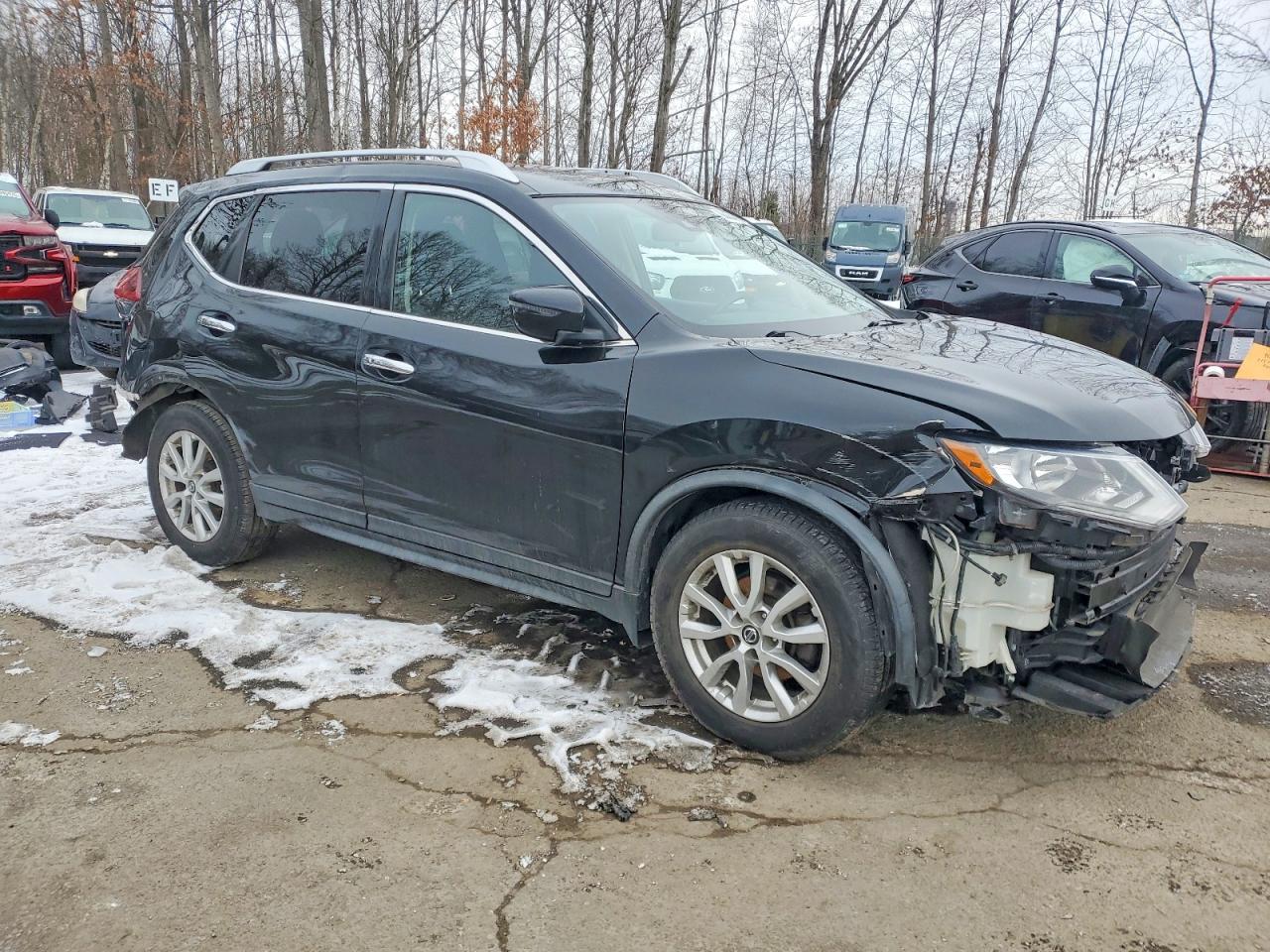 2019 NISSAN ROGUE S photo 4