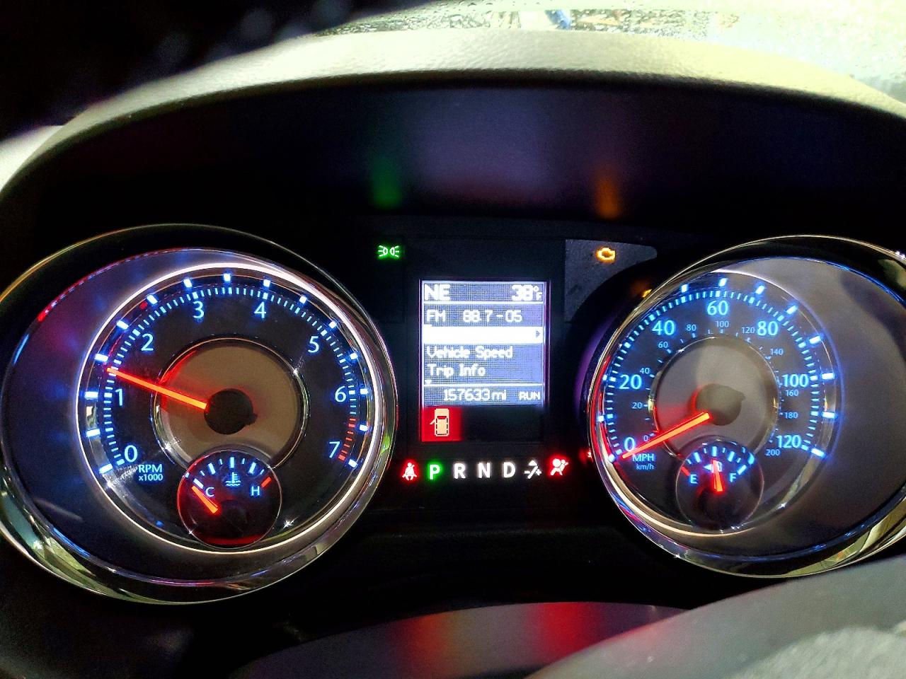 2011 CHRYSLER TOWN & COUNTRY TOURING photo 9