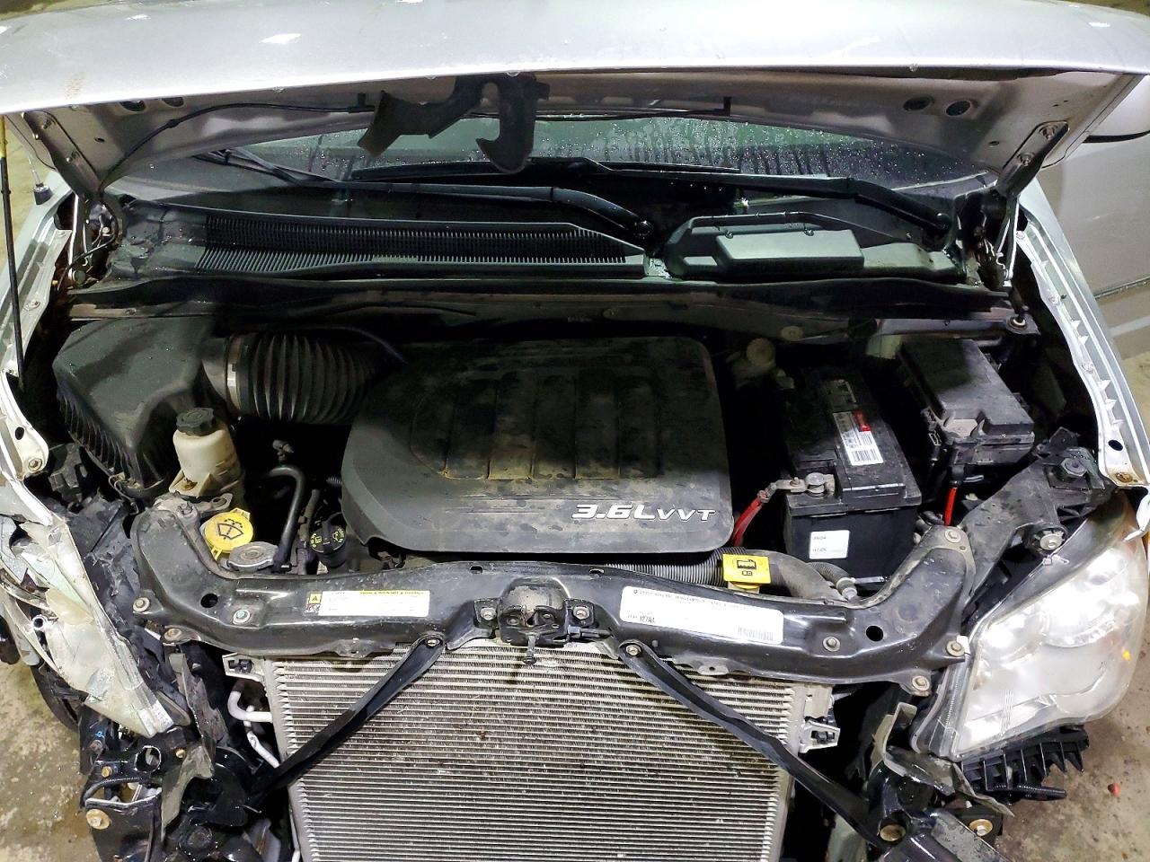 2011 CHRYSLER TOWN & COUNTRY TOURING photo 12