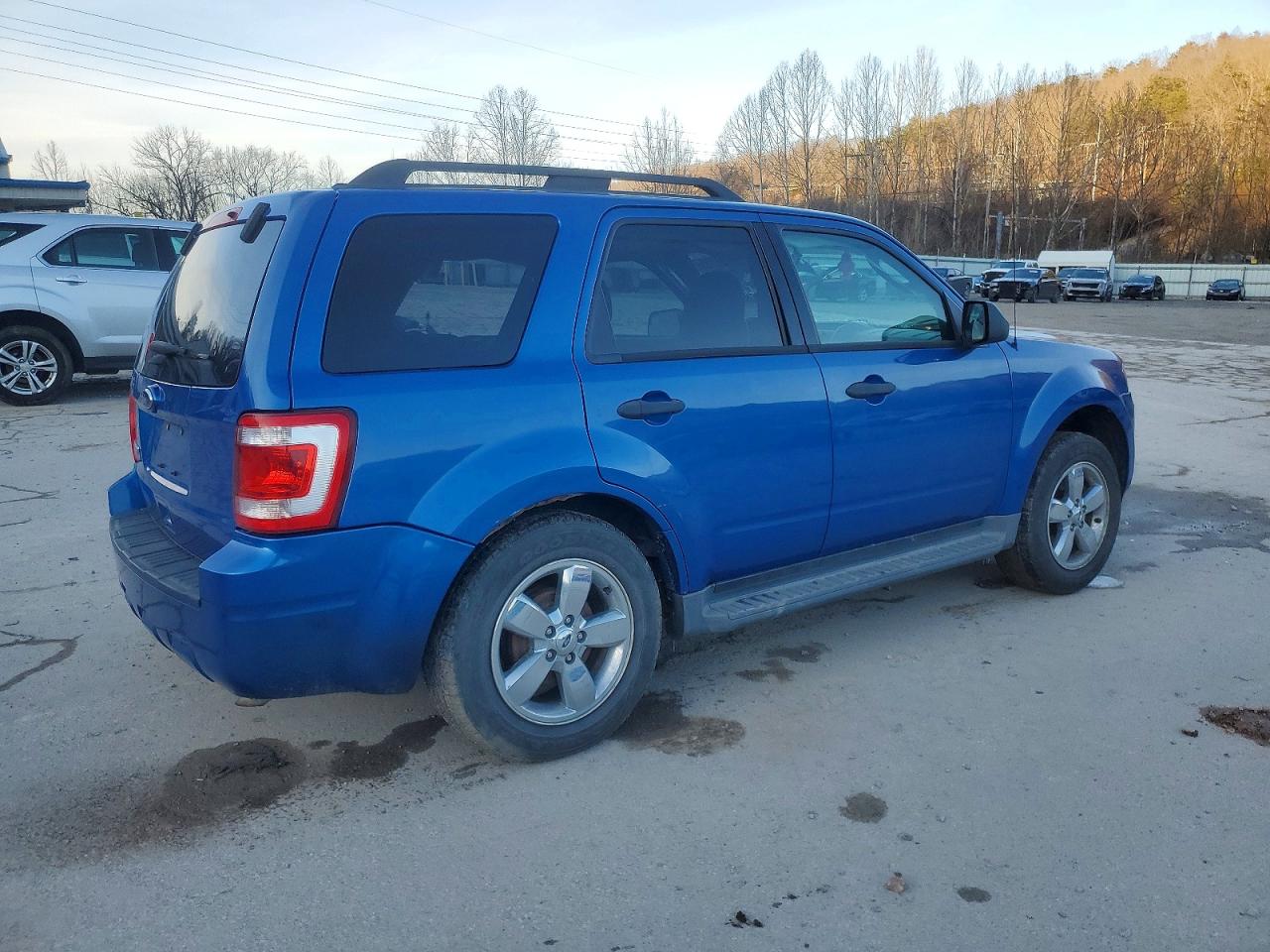 2012 FORD ESCAPE XLT photo 3