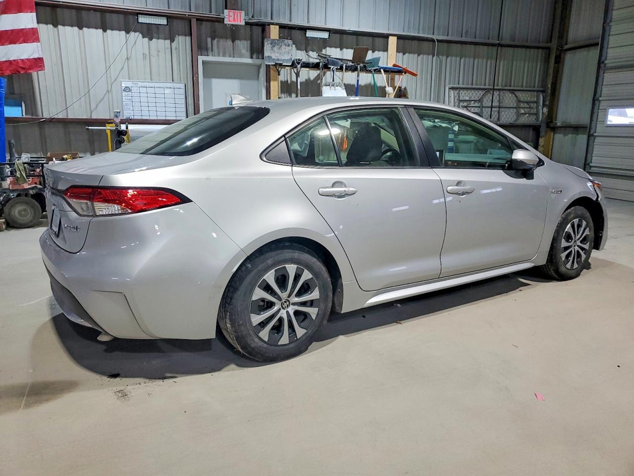 2020 TOYOTA COROLLA LE photo 3