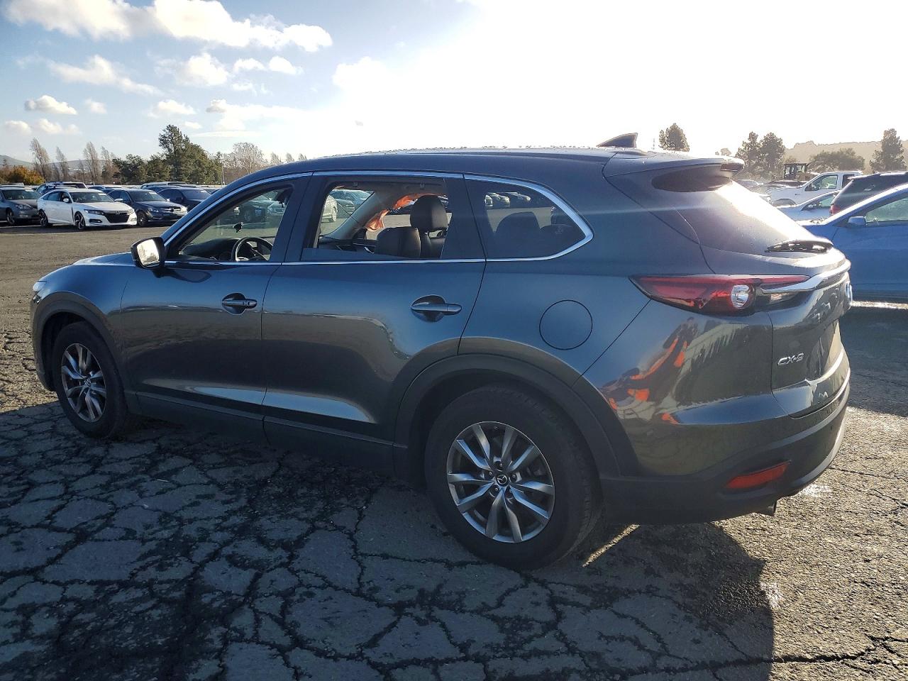 2018 MAZDA CX-9 TOURING photo 2