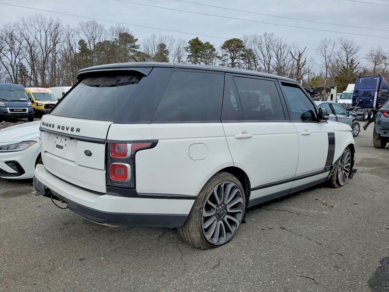 2018 LAND ROVER RANGE ROVER SUPERCHARGED photo 3