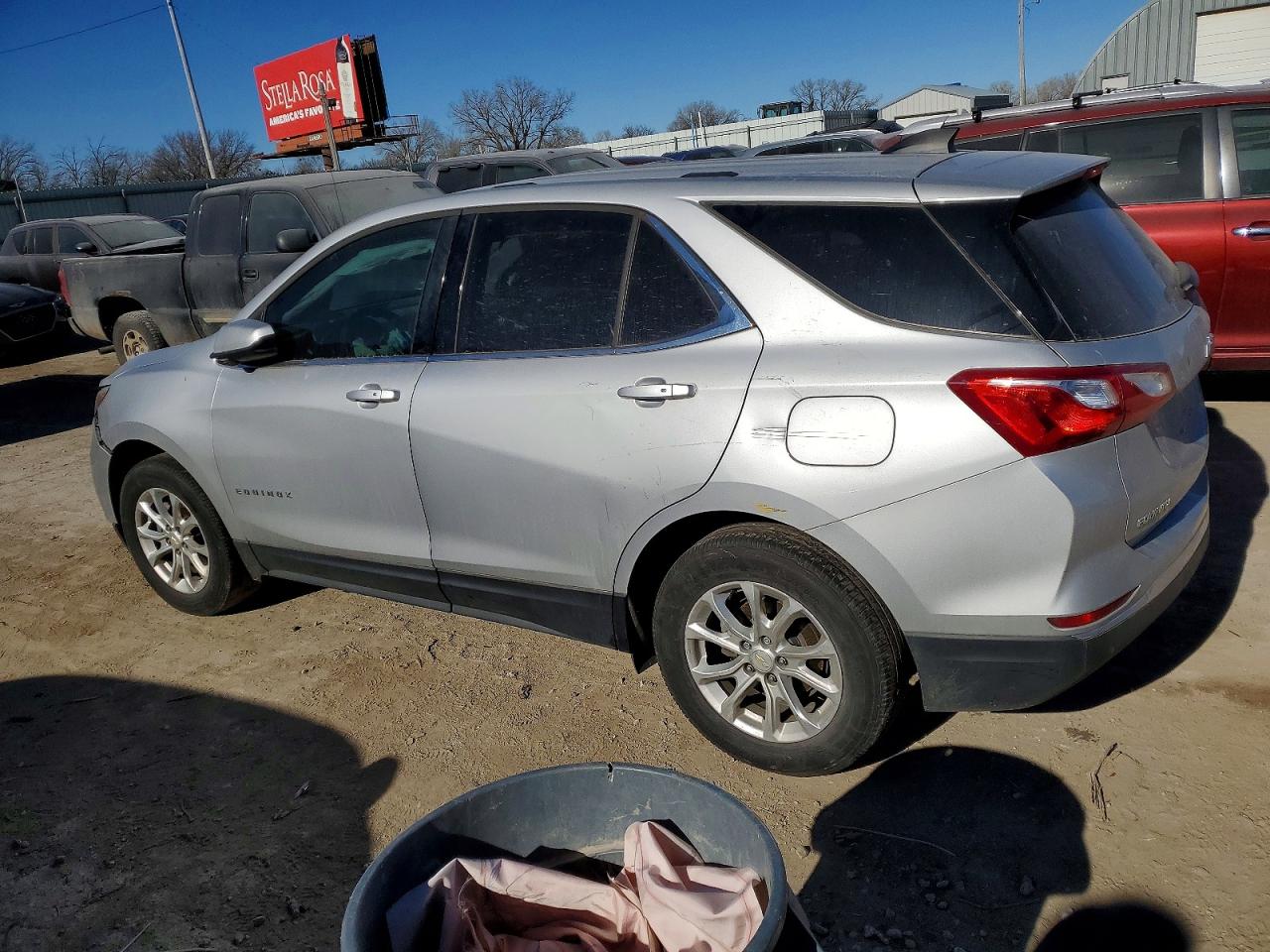 2018 CHEVROLET EQUINOX LT photo 2