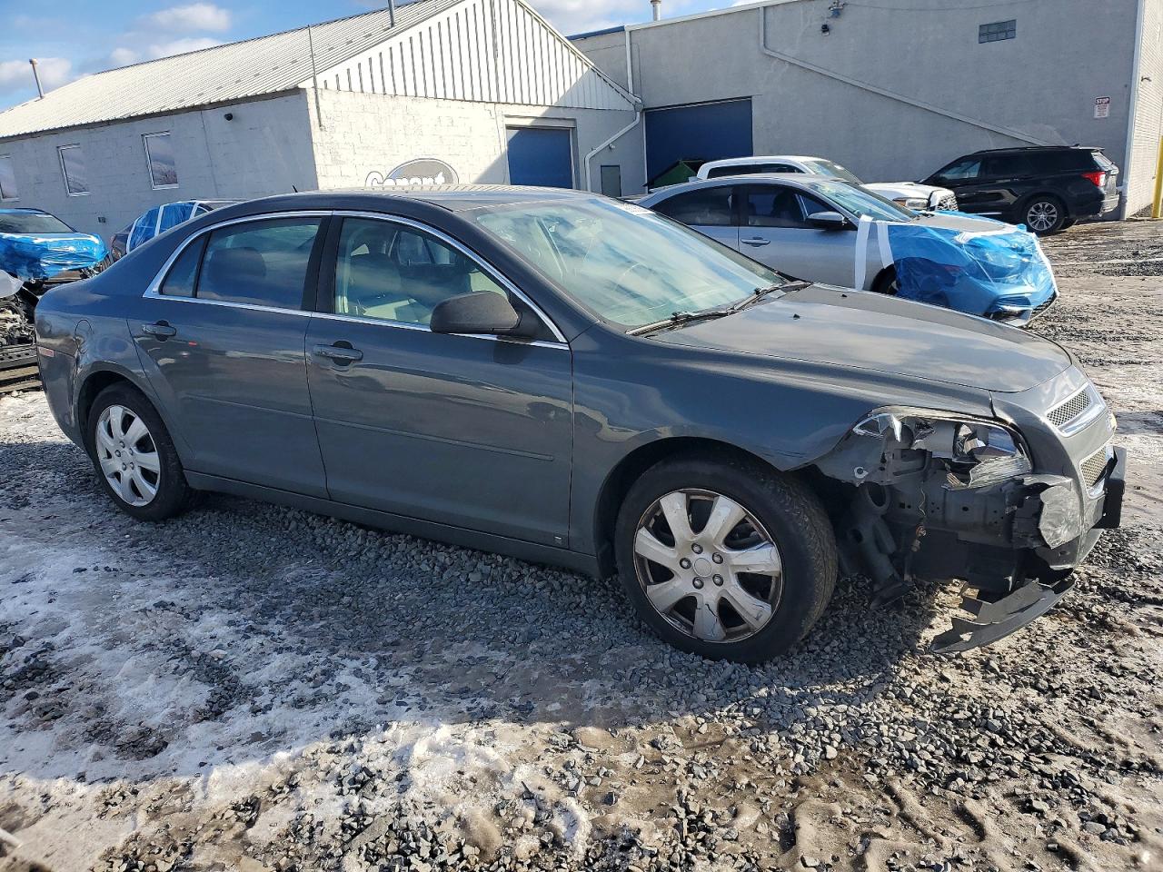 2009 CHEVROLET MALIBU LS photo 4