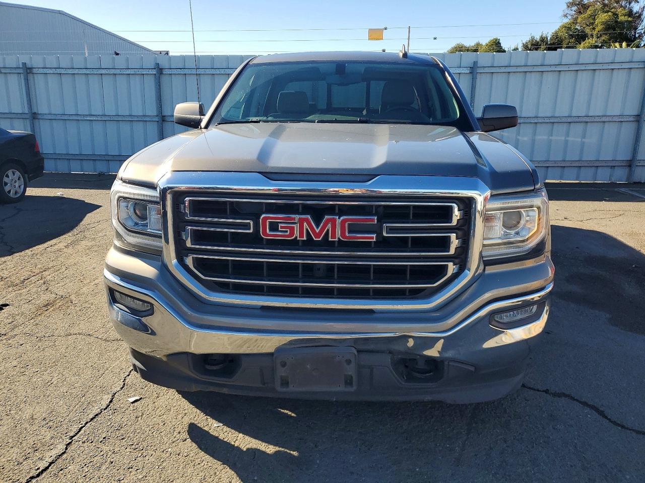 2017 GMC SIERRA K1500 SLE photo 5