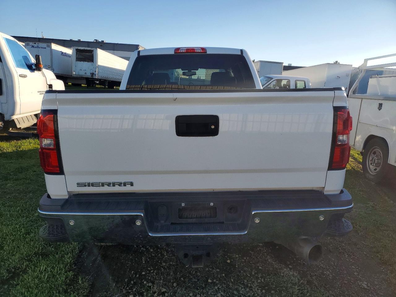 2019 GMC SIERRA K2500 SLT photo 6