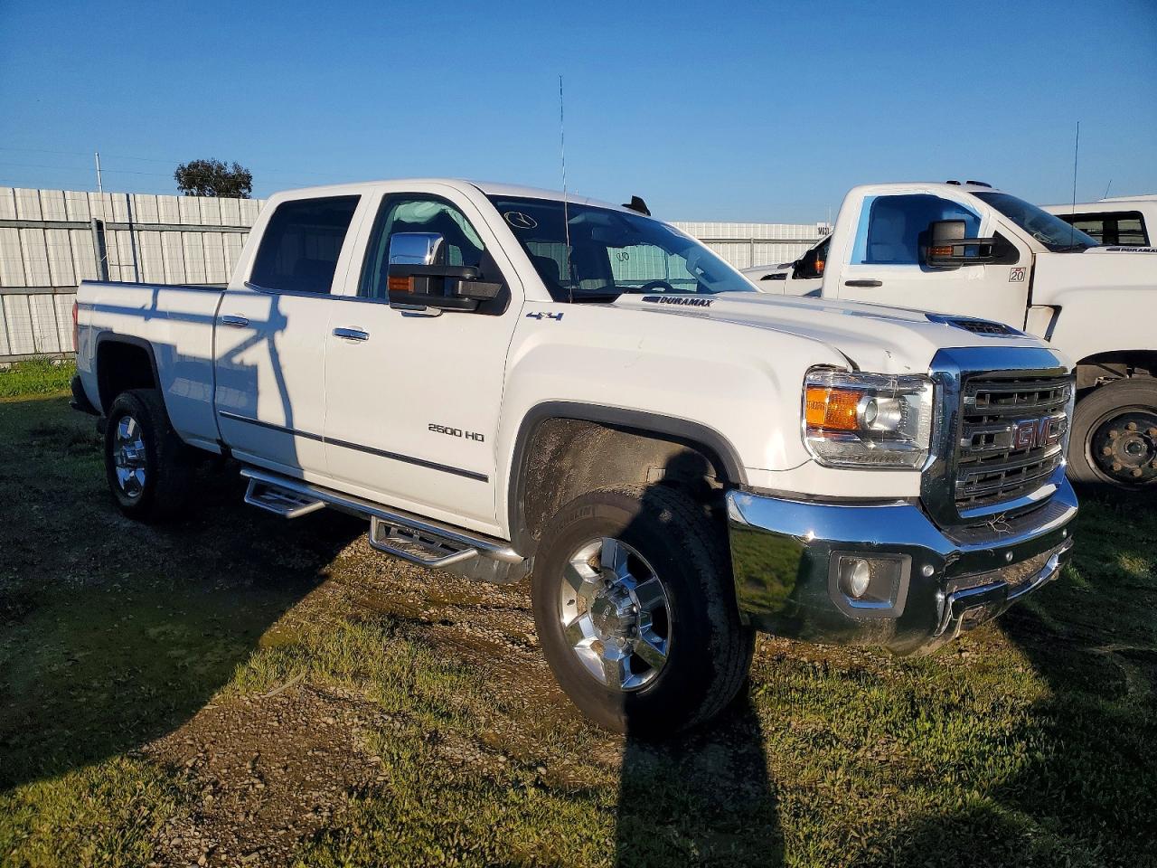 2019 GMC SIERRA K2500 SLT photo 4