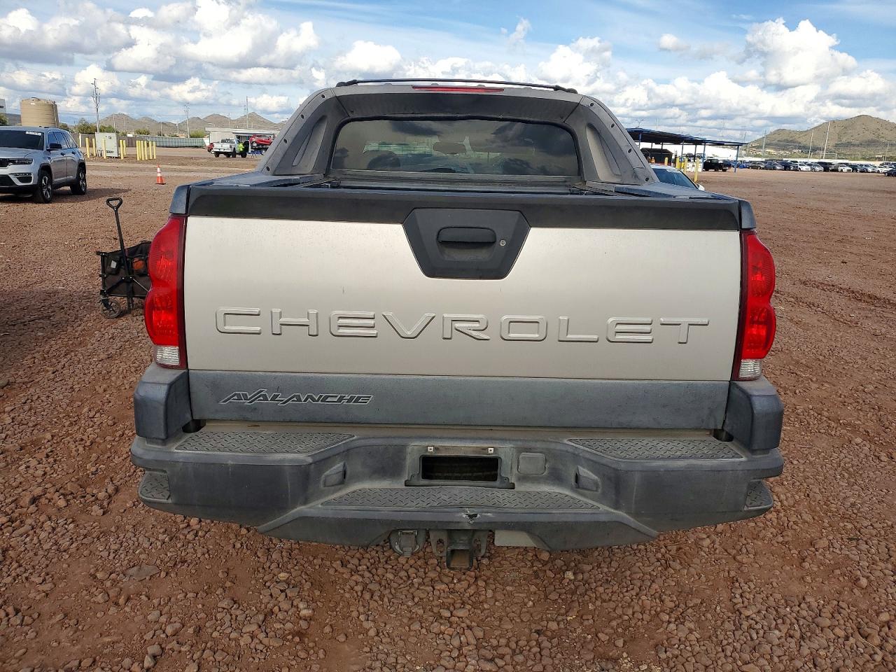 2004 CHEVROLET AVALANCHE K1500 photo 11