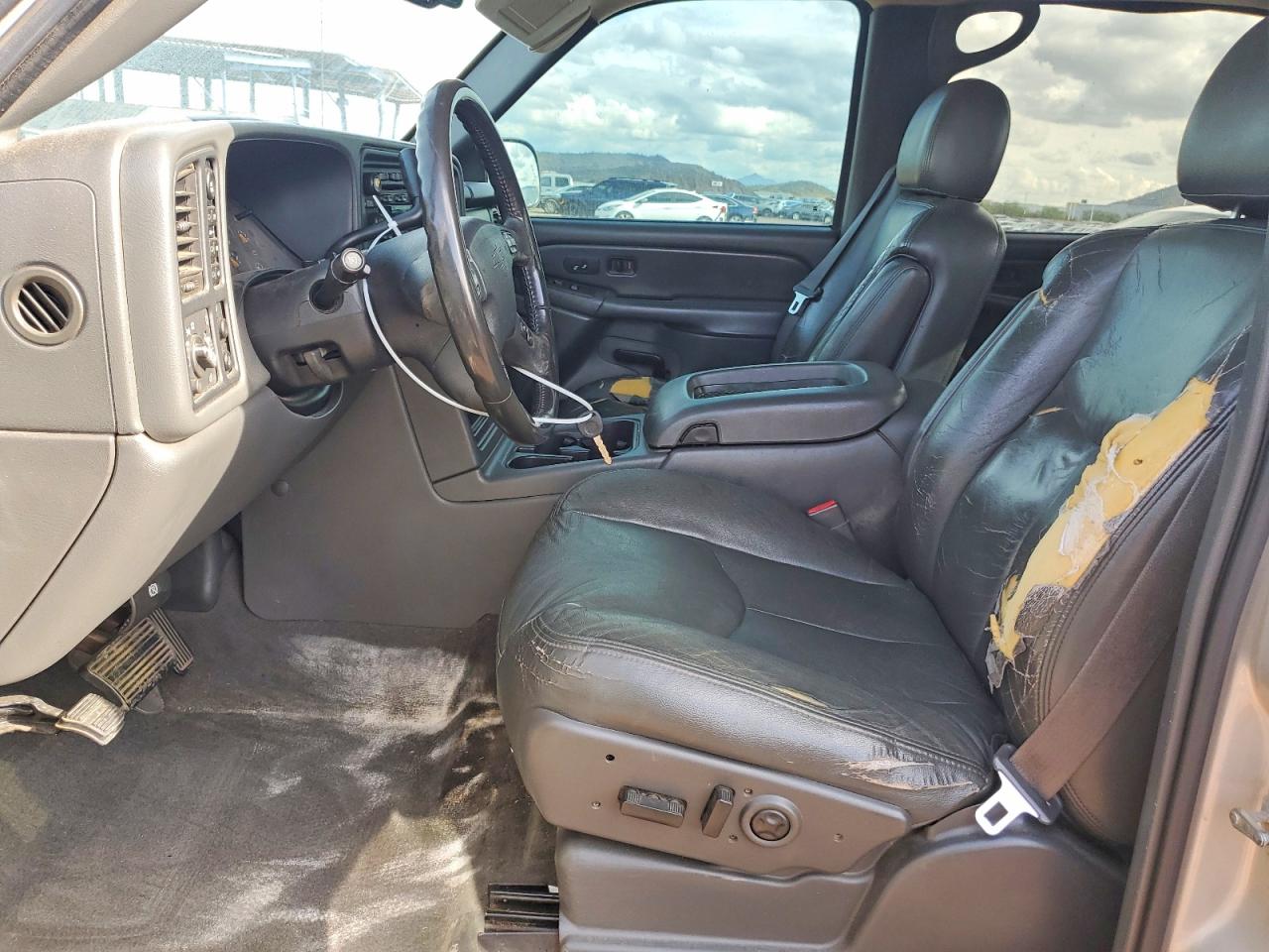 2004 CHEVROLET AVALANCHE K1500 photo 13