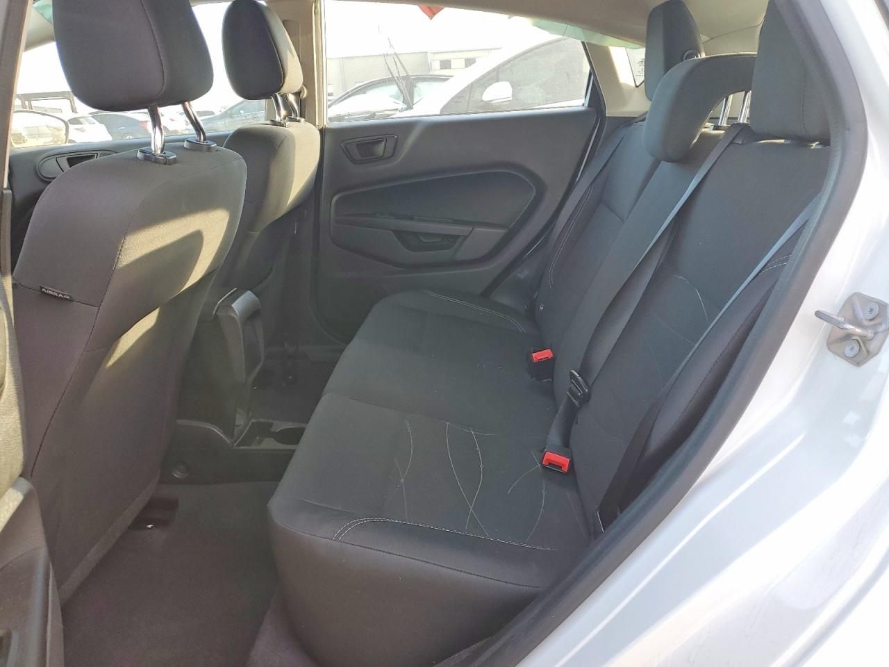 2019 FORD FIESTA SE photo 19