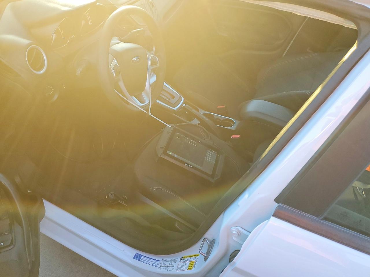 2019 FORD FIESTA SE photo 13