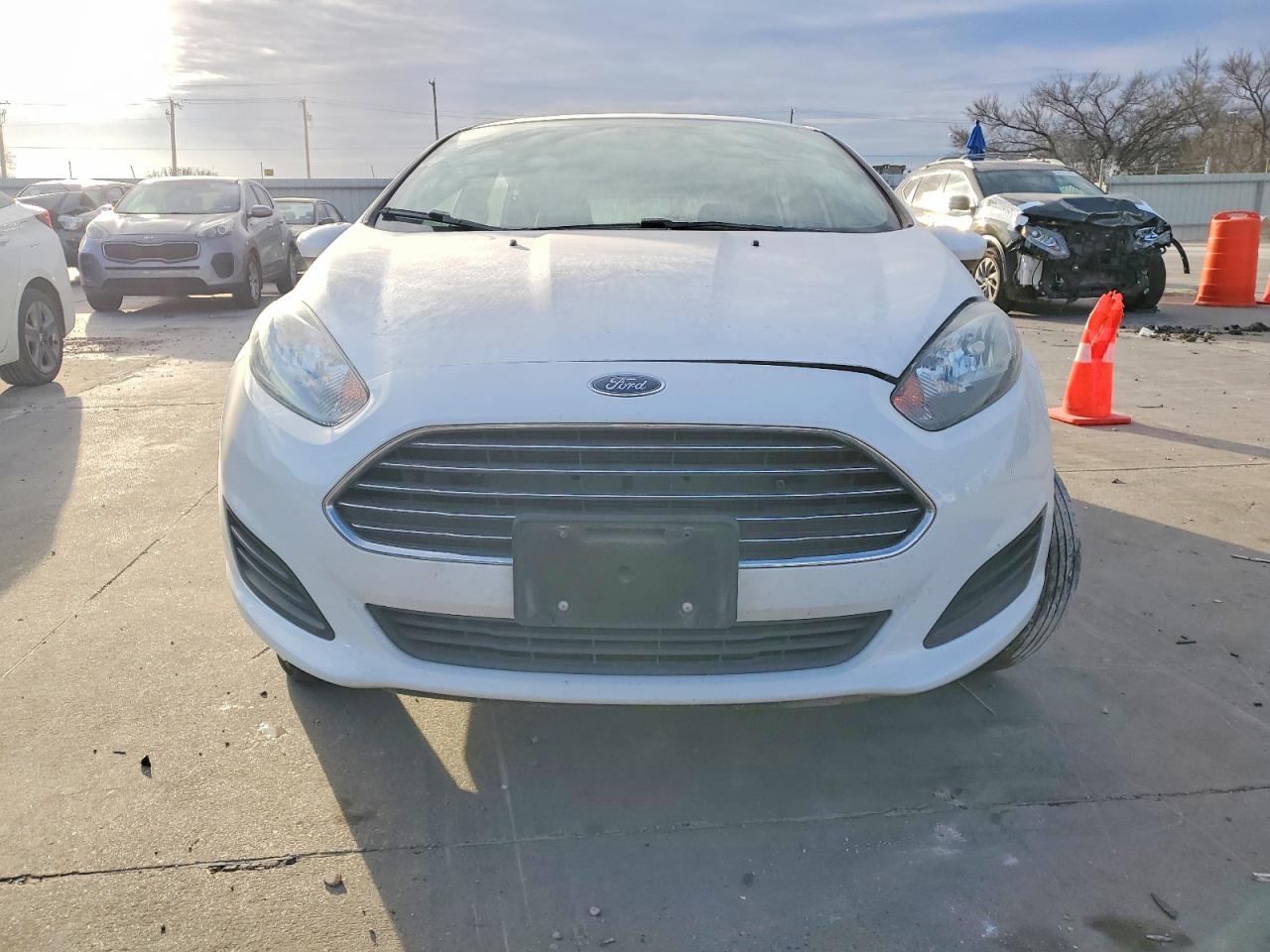 2019 FORD FIESTA SE photo 9